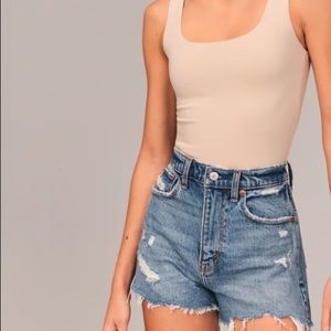 {Abercrombie} High Rise Mom Denim Cutoff Short